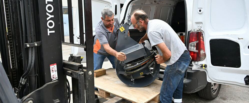 Câmara Municipal adquire novo equipamento para limpeza de valetas valetas